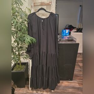 Elizabeth and James Black Long Sleeve Dress